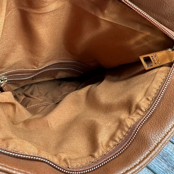 BCBG | Brown Fringe Deep Pocket Shoulder Bag NWT - Picture 4 of 7